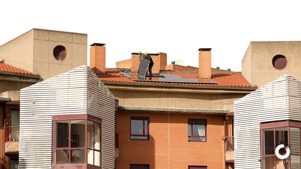 ¿Puedo instalar placas solares en mi comunidad de vecinos?